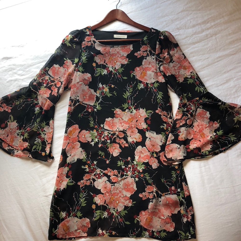 Flowy midi dress with bell sleeves